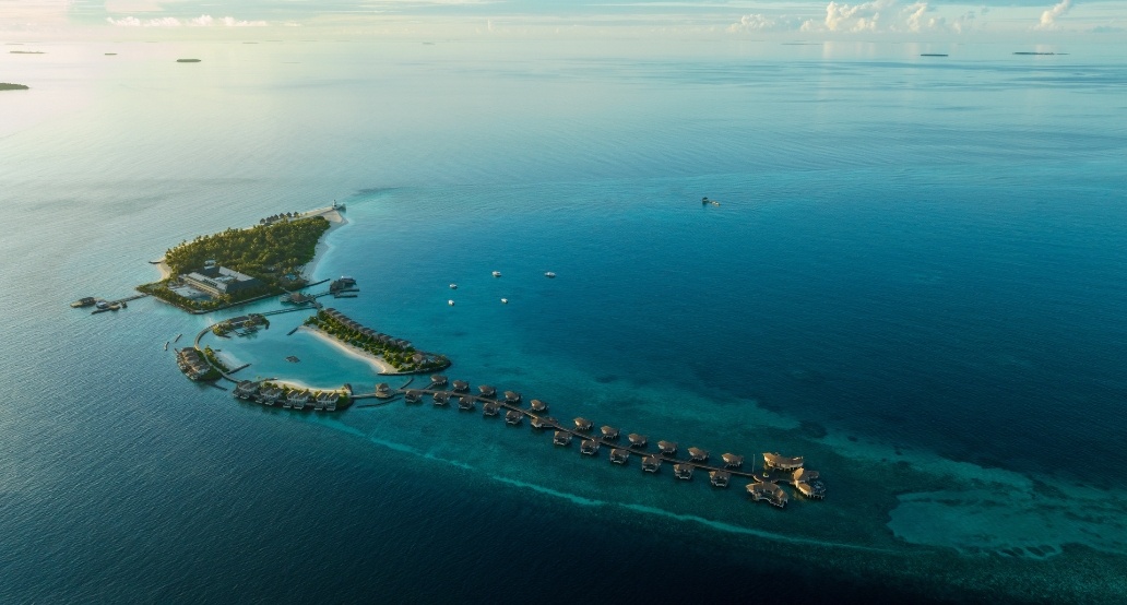 1 InterContinental Maldives Maamunagau Resort, Maledivy – Raa Atoll