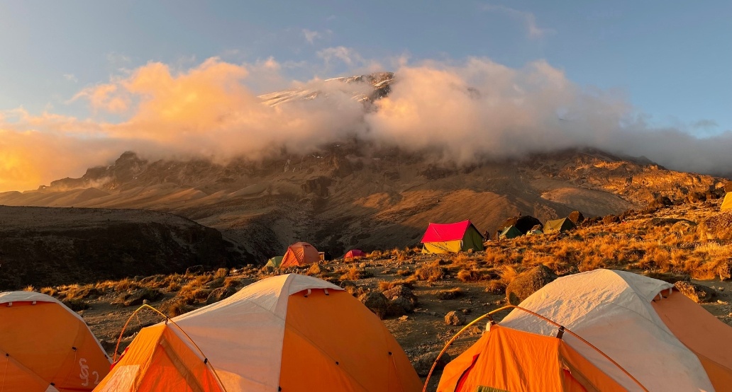 5 Trekking za úplňku na Kilimandžáru