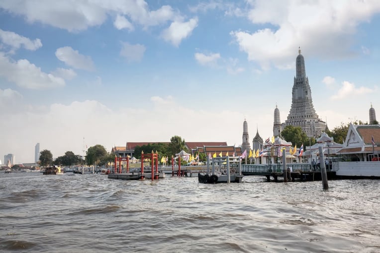 Banyan Tree Hotel Bangkok | Exclusive Tours Wat Arun2