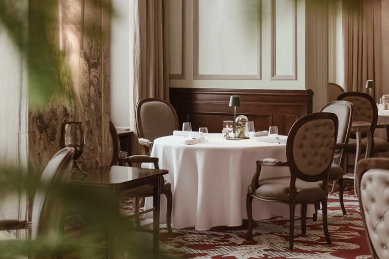 Carlton Hotel St Moritz, Švýcarsko – Svatý Mořic | Exclusive Tours Grand_Restaurant_Carlton_StMoritz-1005