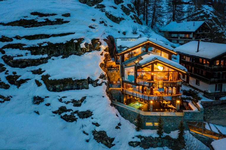 Chalet Zermatt Peak, Švýcarsko – Zermatt | Exclusive Tours A Chalet front on full view