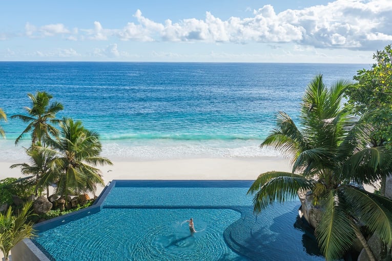 Cheval Blanc Seychelles | Exclusive Tours Z0mbVJbqstJ975Hr_2MAINPOOL