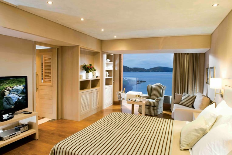 Deluxe Hotel Suite Sea View