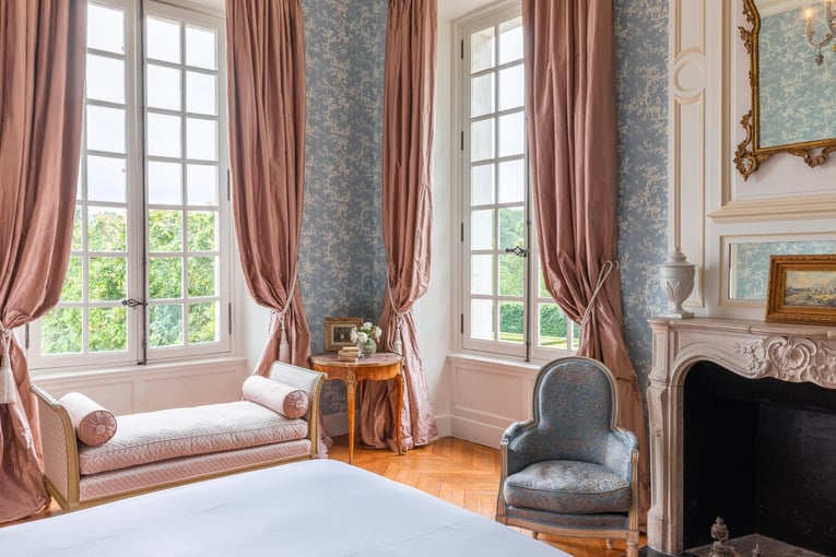 Hotel Château du Grand-Lucé – Francie | Exclusive Tours CornerKingRoomGardenView_Photo Credit Adam Lynk 2 (kopie)