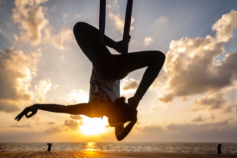 Hurawalhi Island Resort, Maledivy – Lhaviyani Atoll | Exclusive Tours Hurawalhi Aerial Yoga 2