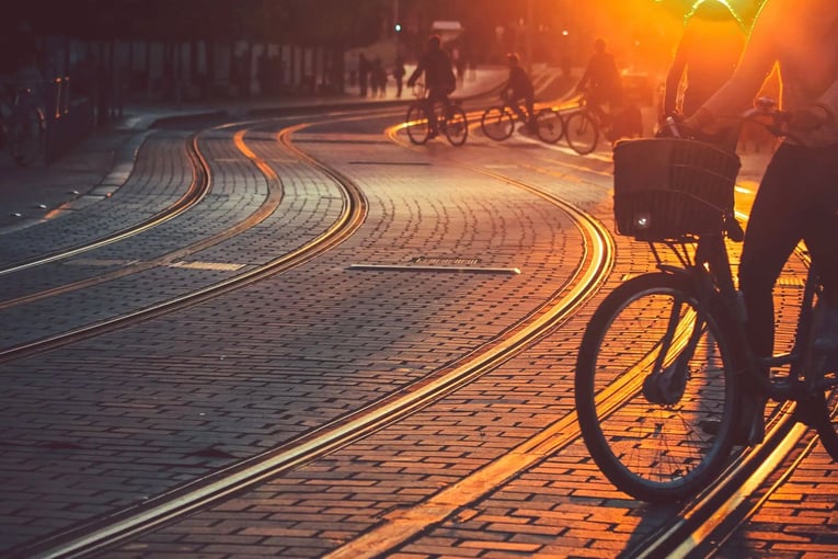 Hyatt Regency Nice Palais de la Méditerranée | Exclusive Tours Hyatt-Regency-Nice-Palais-de-la-Mediterranee-P363-Sunset-Tramway-Bicycle.16x9