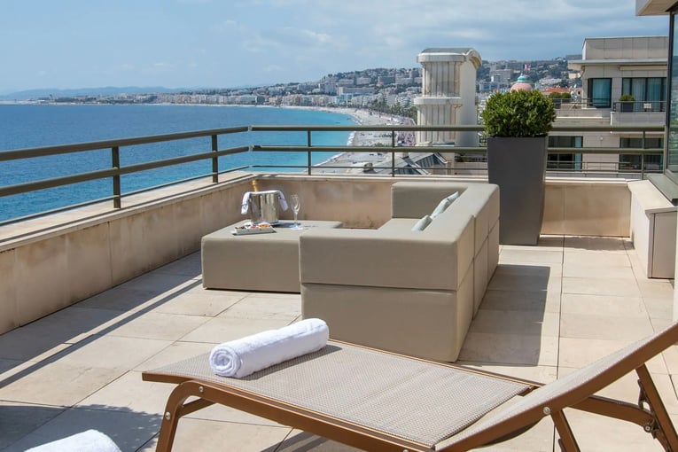 Hyatt Regency Nice Palais de la Méditerranée | Exclusive Tours NCEHR-P0586-Suite-Panoramique-Transat-Vertical-Balcony-Ocean.16x9