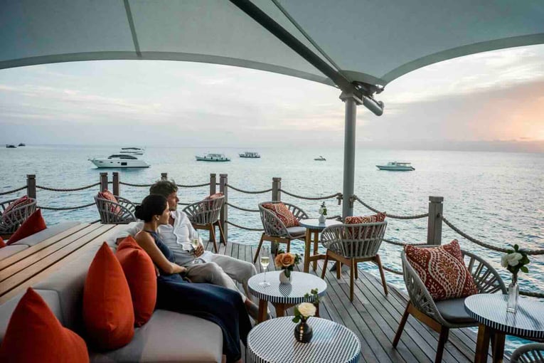 InterContinental Maldives - Couple at Sunset Bar