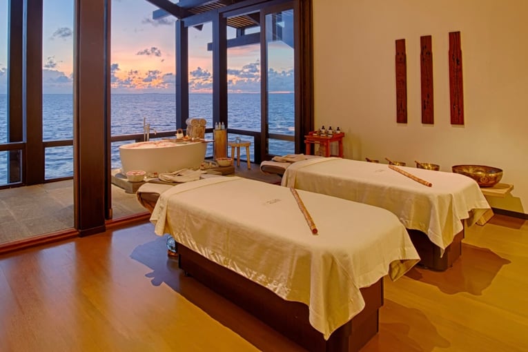 Kudadoo Maldives Private Island, Maledivy – Lhaviyani Atoll | Exclusive Tours KUD_Spa_Treatment_Room_4-1600x1066