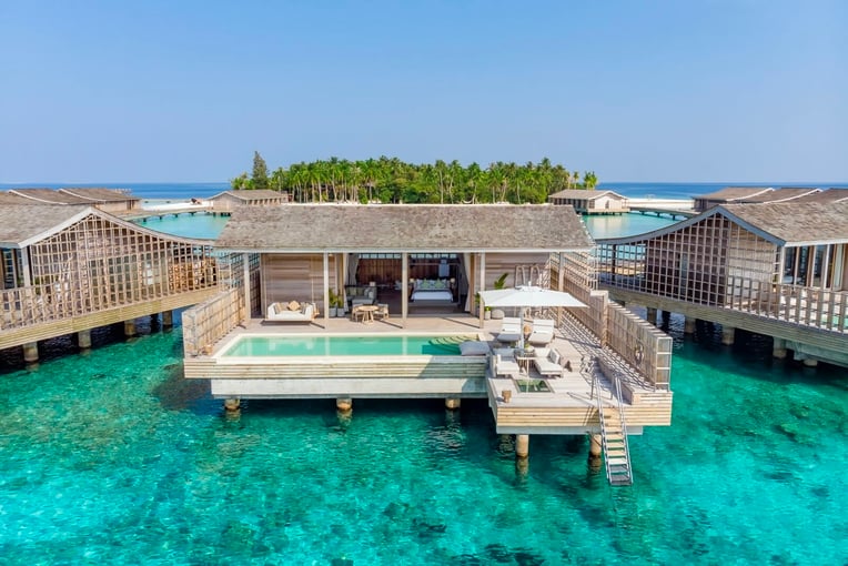 Kudadoo Maldives Private Island, Maledivy – Lhaviyani Atoll | Exclusive Tours Kudadoo-Residences-Aerial-2-1600x1198