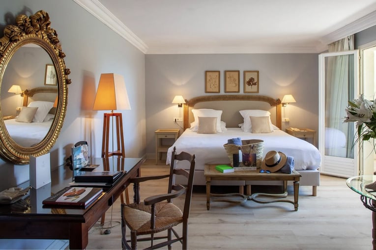 Le Phébus Hotel and Spa, Relais & Châteaux, Francie – Joucas | Exclusive Tours le-phebus-chambre-suite-terasse-12