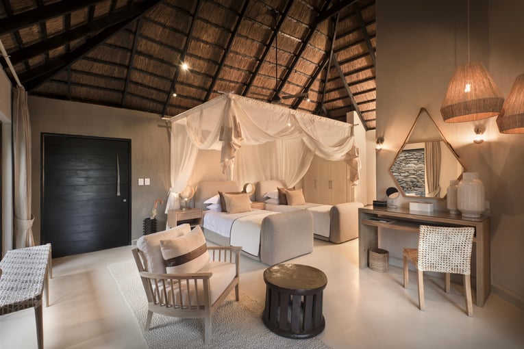 Lion Sands River Lodge, Jihoafrická republika – Sabi Sands | Exclusive Tours lion_sands__river_lodge_3__luxury_suite_twin_bedroom_setup1