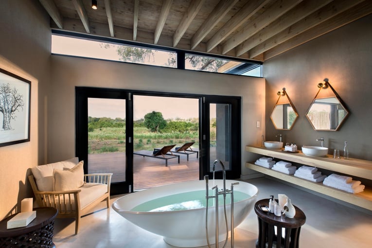 Lion Sands River Lodge, Jihoafrická republika – Sabi Sands | Exclusive Tours river_lodge_-_river_suite_-_en-suite_bathroom_038_preview_maxwidth_2500_maxheight_2500_ppi_300_quality_100