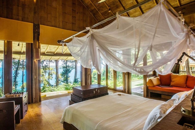 Soneva Kiri, Thajsko – Koh Kood 2-Bedroom-Sunset-Ocean-View-Pool-Retreat_Master-Bedroom-1600x900