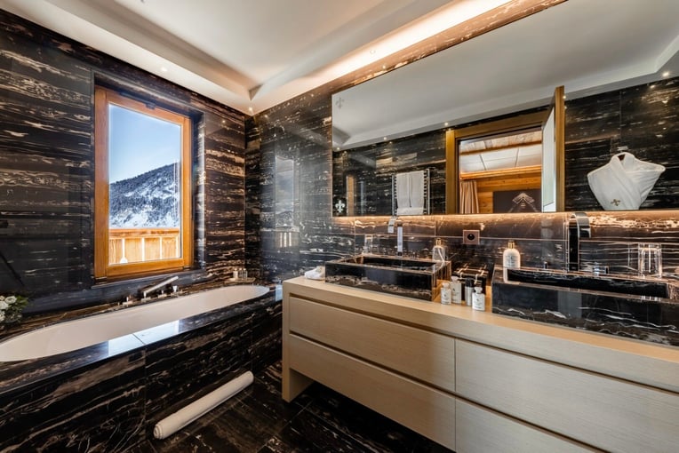 Ultima Courchevel Belvédère | Exclusive Tours Marbled Bathroom, Prestige Residence, Sud Resort, Ultima Courchevel Belvédère