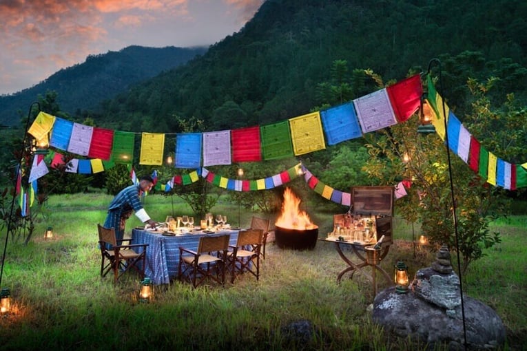 andBeyond Punakha River Lodge | Exclusive Tours Bhutan-Punakha-River-Lodge-Outdoor-Dining_4-1024x576